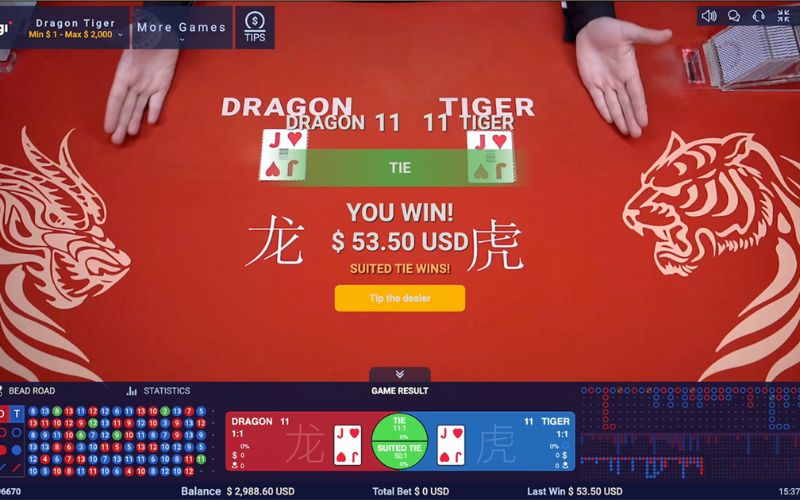 quan sát đối thủ khi chơi poker